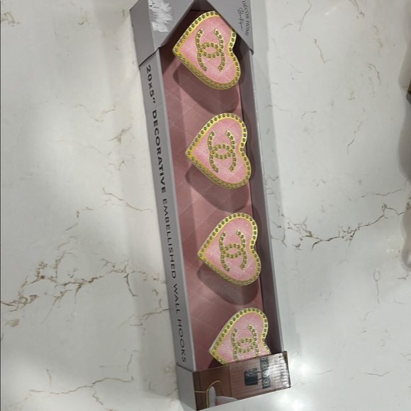 Decorative Embellished Wall Hooks - Pink Hearts - Picture 1 of 3